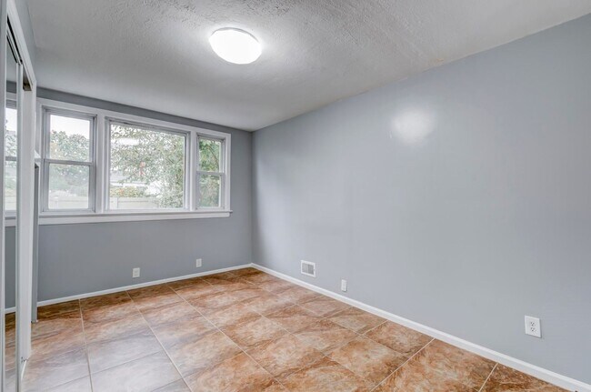 Building Photo - 295 Avenue C