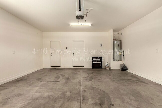 Building Photo - 5216 S 16th Pl