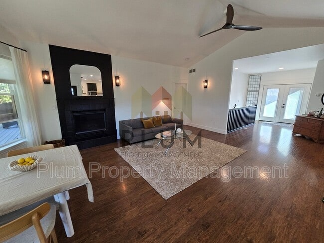 Building Photo - 15660 Sara Jo Ln