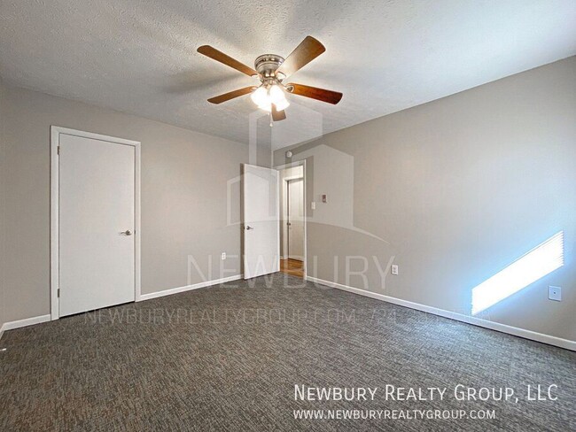 Building Photo - Spacious 2-Bedroom Apartment in a Serene C...