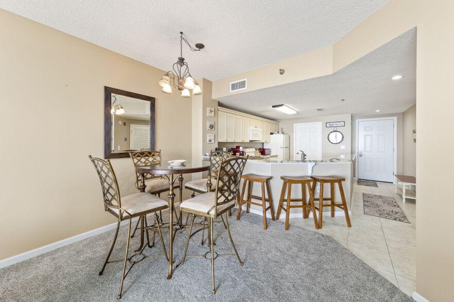 Building Photo - 651 Beach Club Trail