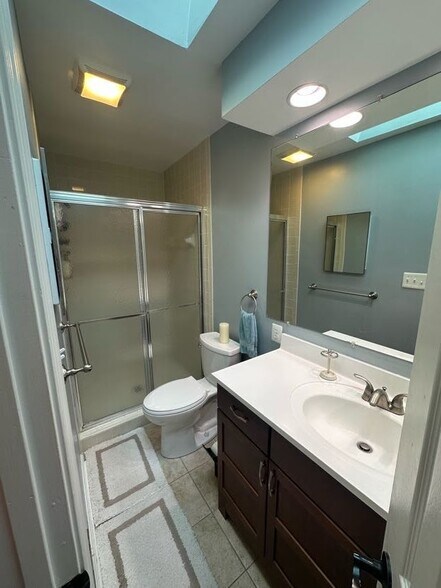 Building Photo - 1468 N Quinn St