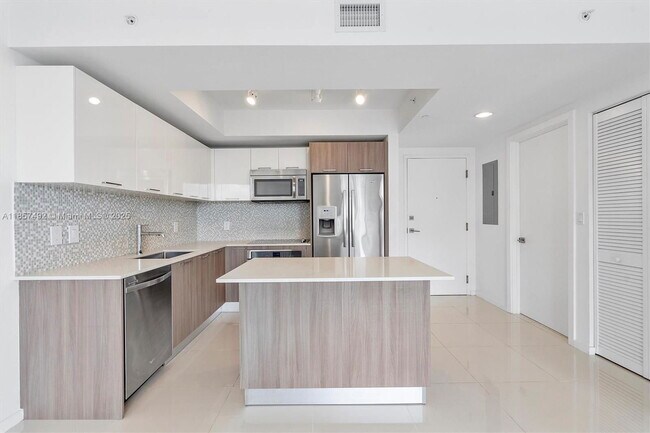 Building Photo - 5252 NW 85th Ave