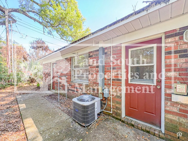 Building Photo - 1703 King Ave