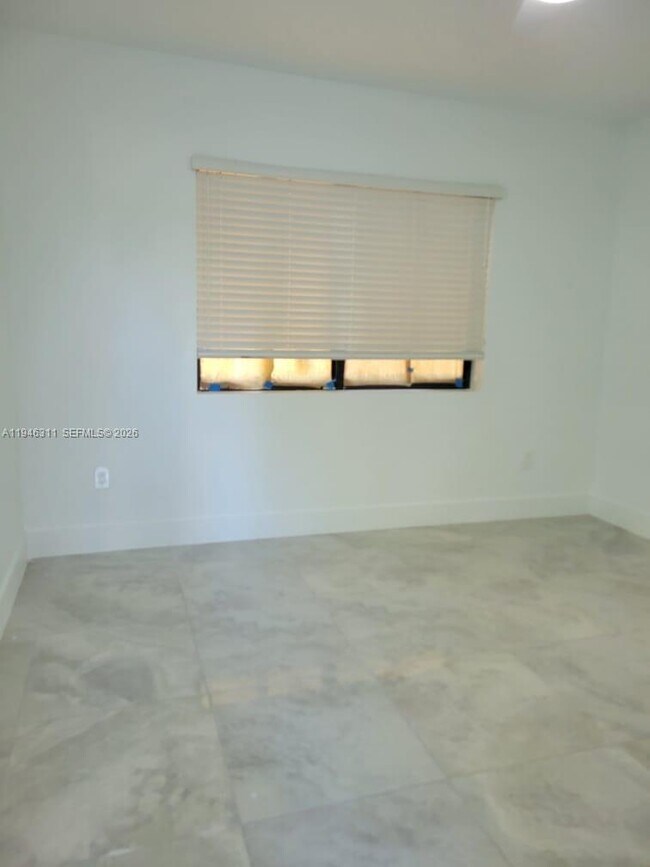 Building Photo - 1735 Calais Dr