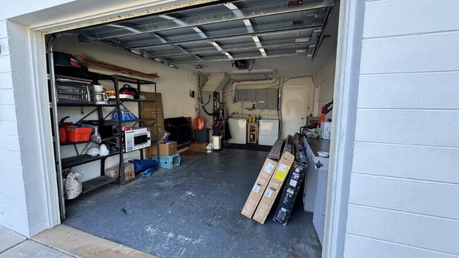 Building Photo - 1121 Clearwater Rd