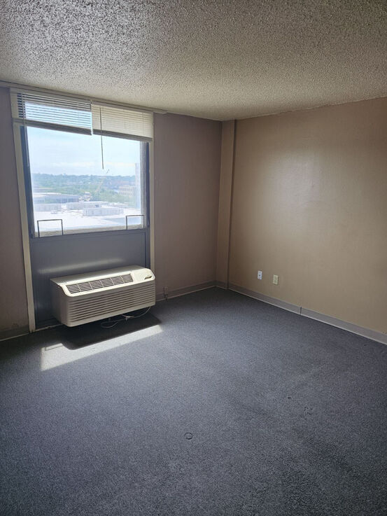 Building Photo - Geneva Tower