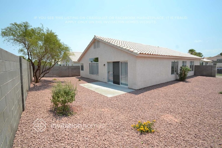 Building Photo - 1718 Watercreek Dr