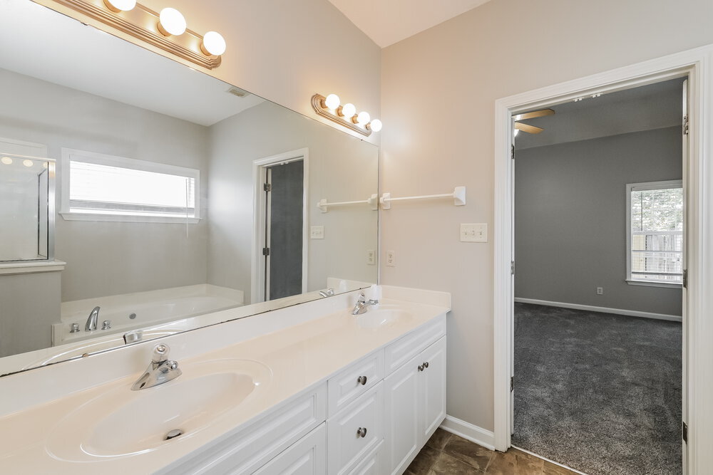 Building Photo - 10076 Sutton Ridge Ln
