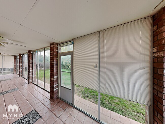 Building Photo - 21638 Longwood