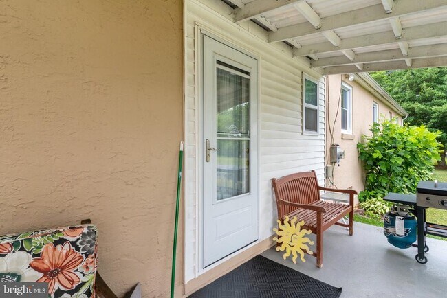 Primary Photo - 1341 Clyde Rd