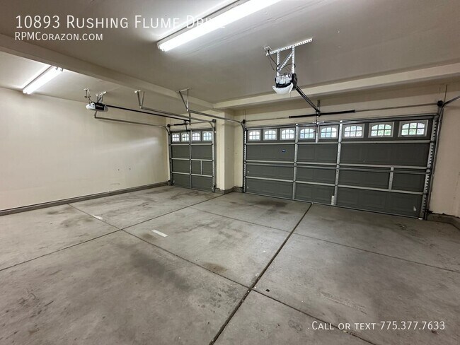 Building Photo - 10893 Rushing Flume Dr