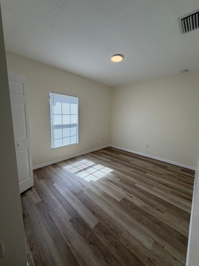 Building Photo - 10119 Candleberry Wds Ln