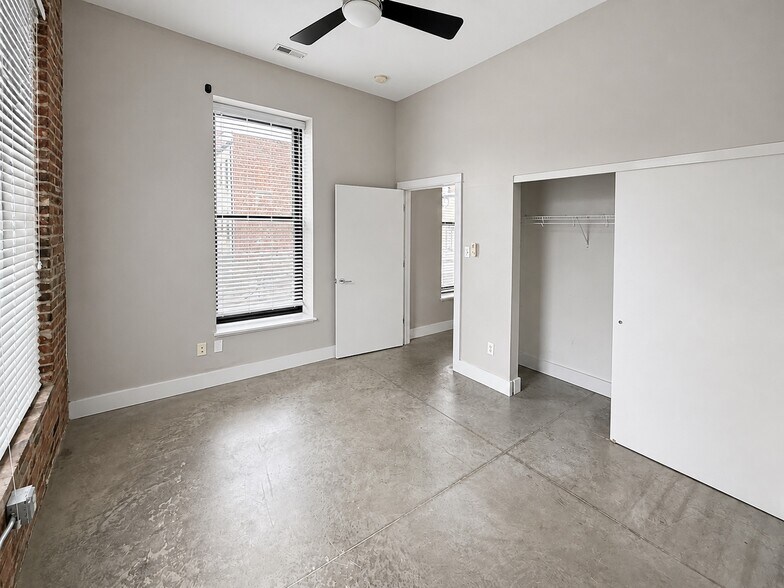 Building Photo - 4432 Olive St