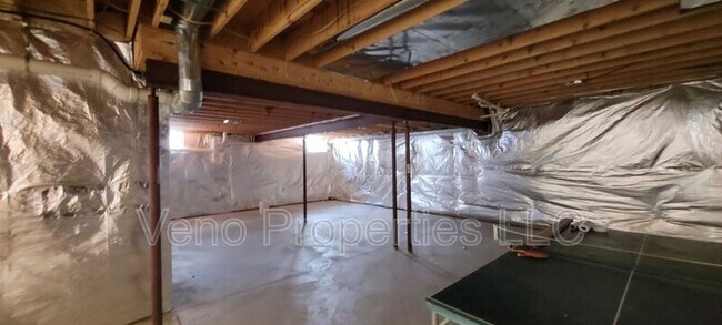 Building Photo - 2057 Rowley Rd