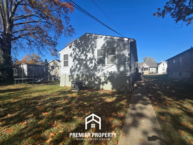 Building Photo - Charming 3BR Home in St. Louis | Hardwood Floors, Bright Living Space & W/D Hookups