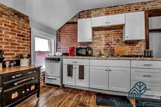 Building Photo - Furnished 1-Bedroom Upper Apartment on Prospect Ave