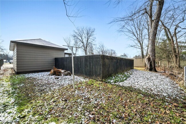 Building Photo - 1171 Jason Ave