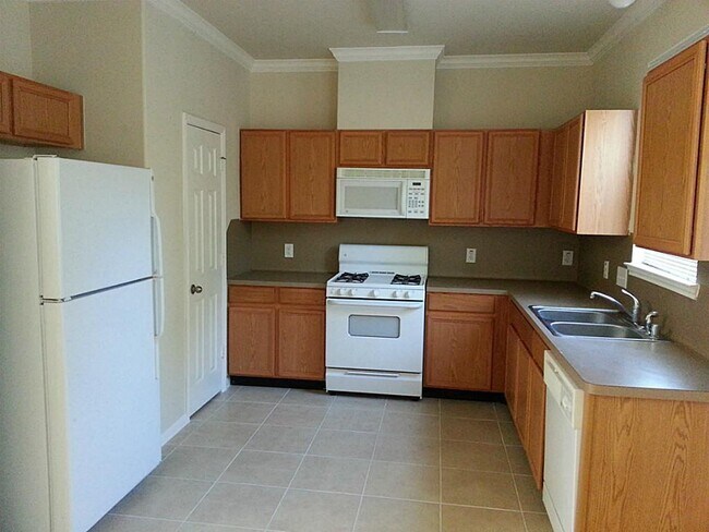 Building Photo - 16618 Pademelon Dr