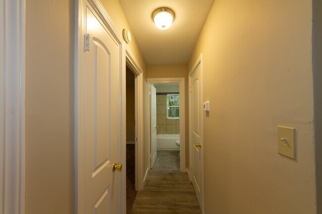 Building Photo - Completely remodeled 3 bed 1 bath home ready for a new tenant. Apply today and get approved for a...