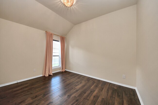Building Photo - 4614 S Creekmont Dr