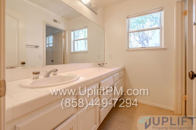 Building Photo - 11671 Boulton Ave