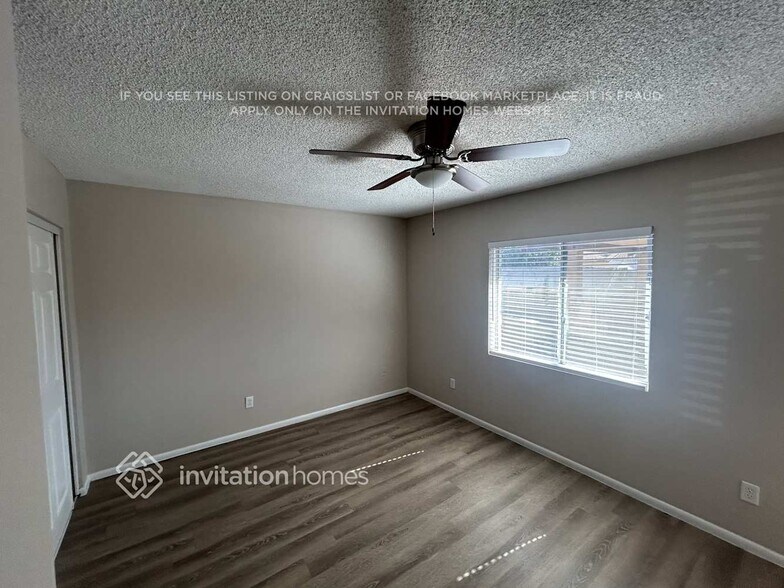 Building Photo - 5419 W Mercer Ln