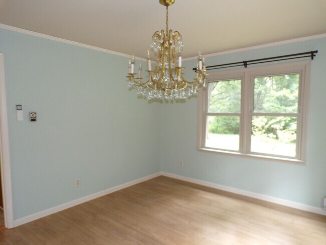 Building Photo - Unique 2 Bed 2.5 Bath Country Home!