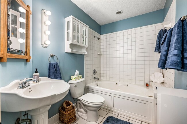 Building Photo - 2917 Mayberry Ln