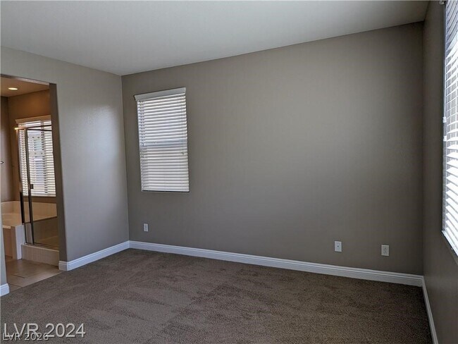 Building Photo - 909 Old Creek Way