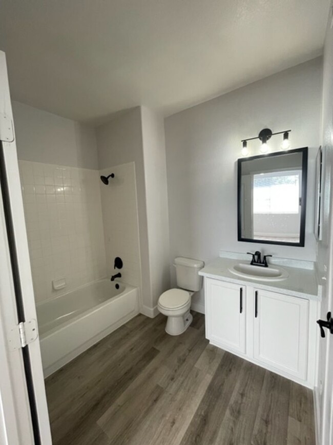 Building Photo - BEAUTIFUL CUSTOM CONDO IN DOWNTOWN SUMMERLIN
