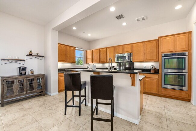 Building Photo - 41252 Gaslight Ave