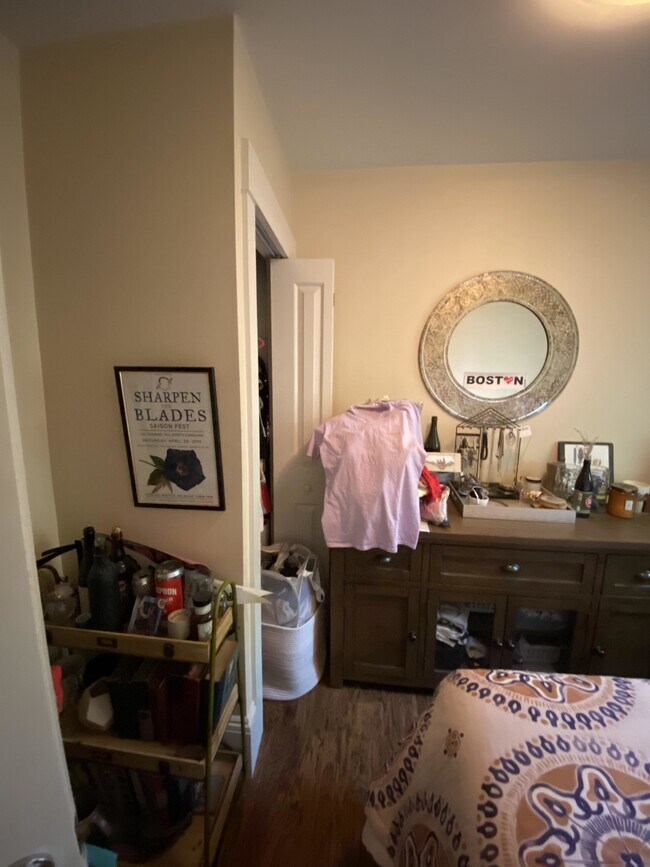 Building Photo - 2 S Cedar Pl