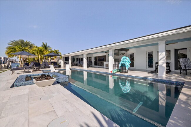 Building Photo - 3109 NE 42nd Ct