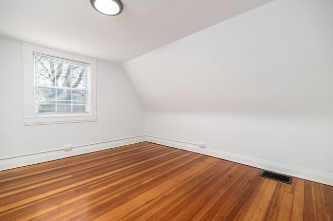 Building Photo - 58 Post Rd