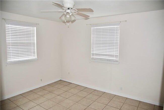 Building Photo - 516 E Huber Ave