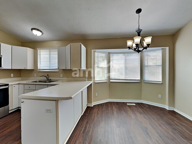 Building Photo - 5870 S Clear Vista Dr