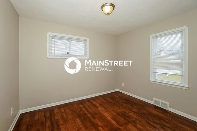 Building Photo - 3 Bedroom Pet-Friendly Home in CLEVELAND, ...