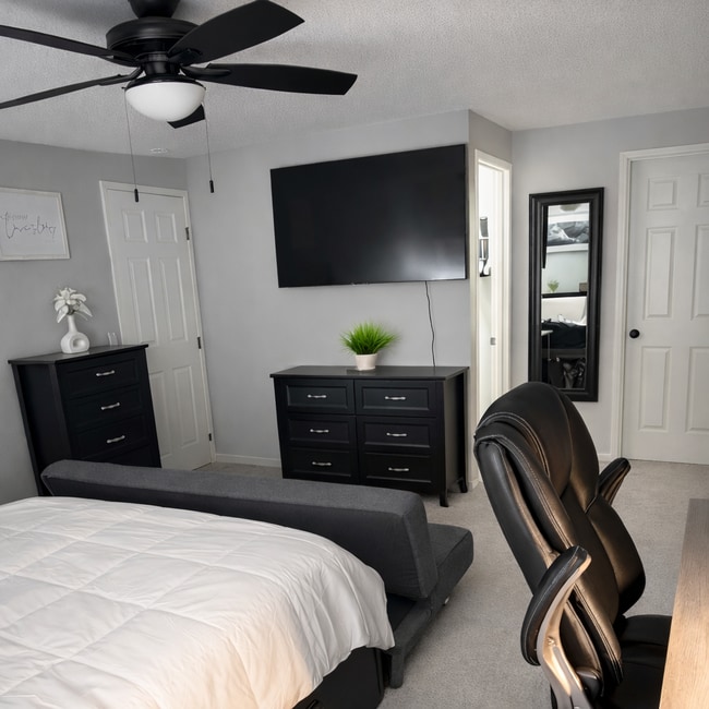 Building Photo - 19315 SW Oak St