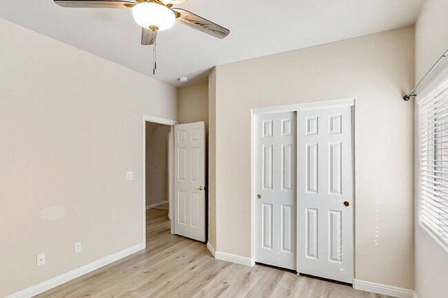 Building Photo - 4 Bed, Single Story Home, In Southwest Gat...
