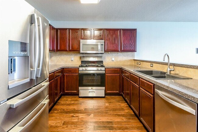 Building Photo - 4819 Fair Oak Dale Ln