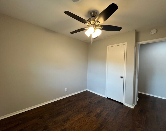 Building Photo - 3 bedroom in Broken Arrow!