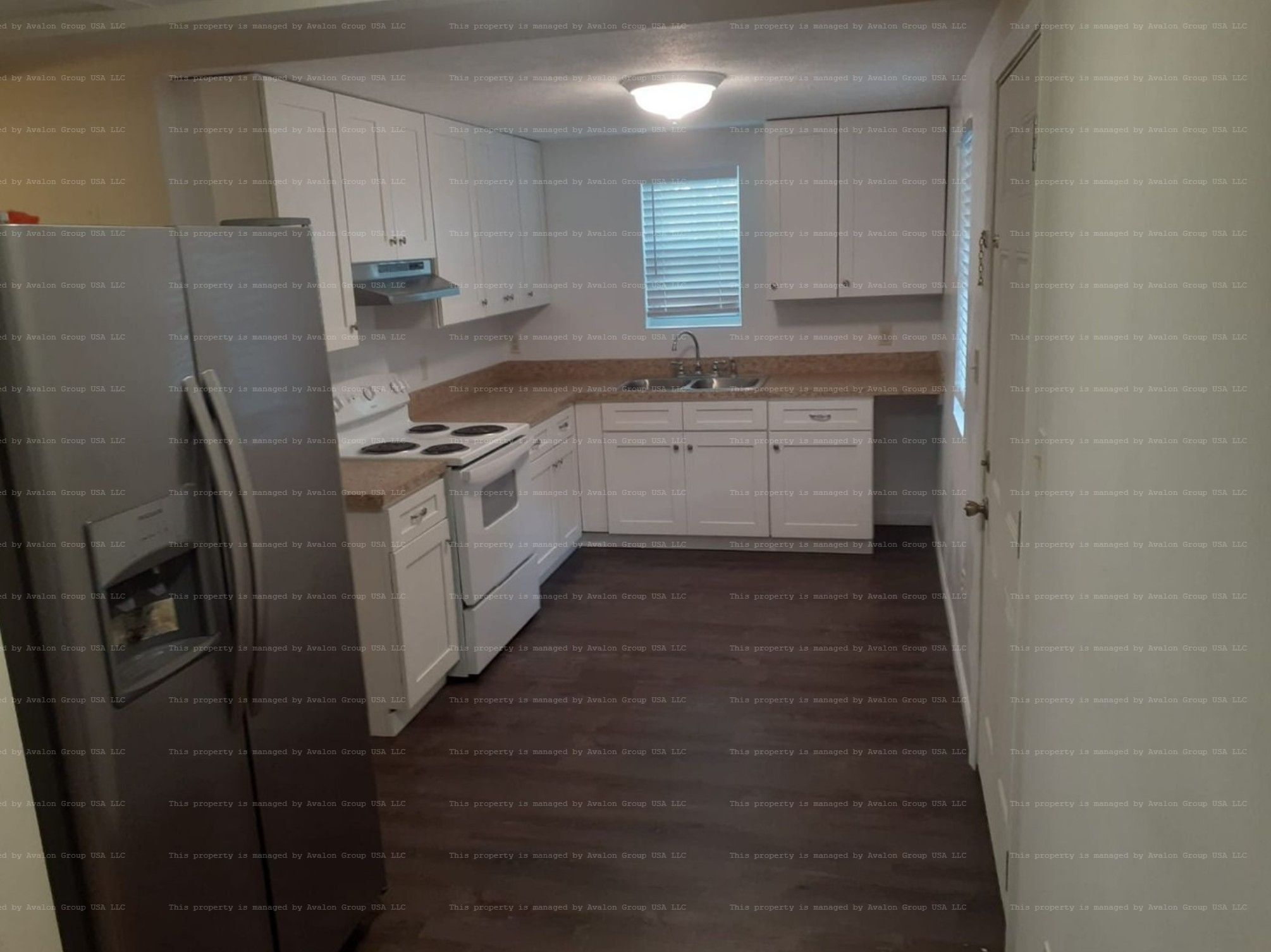 Building Photo - 306 Celery Ave S