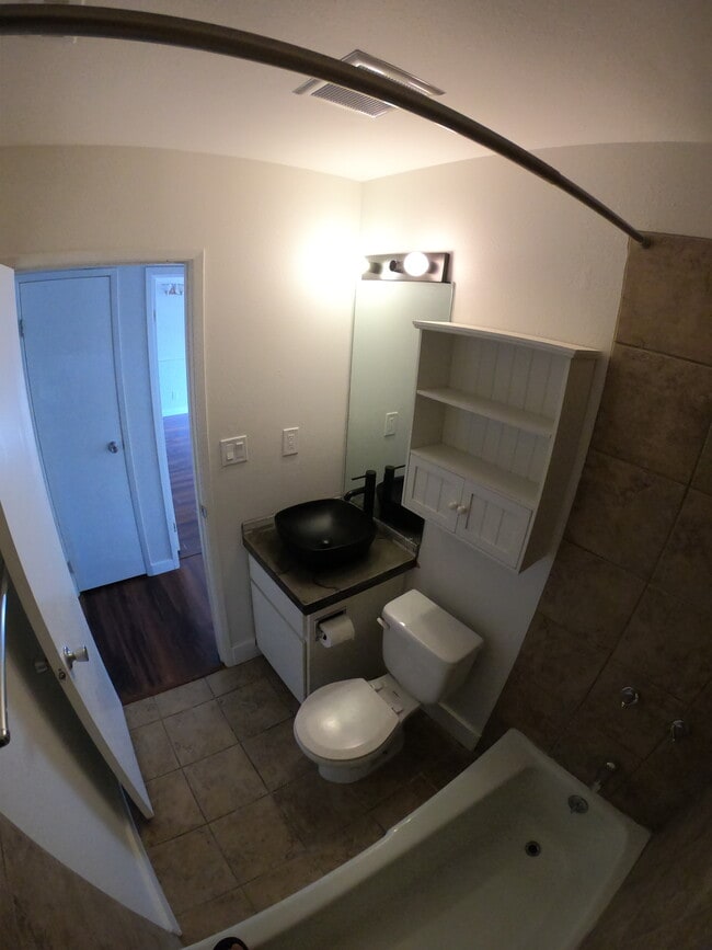 Building Photo - 1168 S Foothill Dr