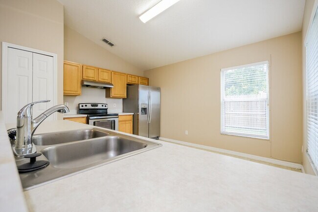 Building Photo - 2155 Colonial Woods Blvd