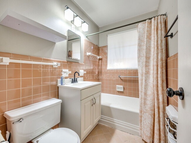 Building Photo - 3737 NW 17th St