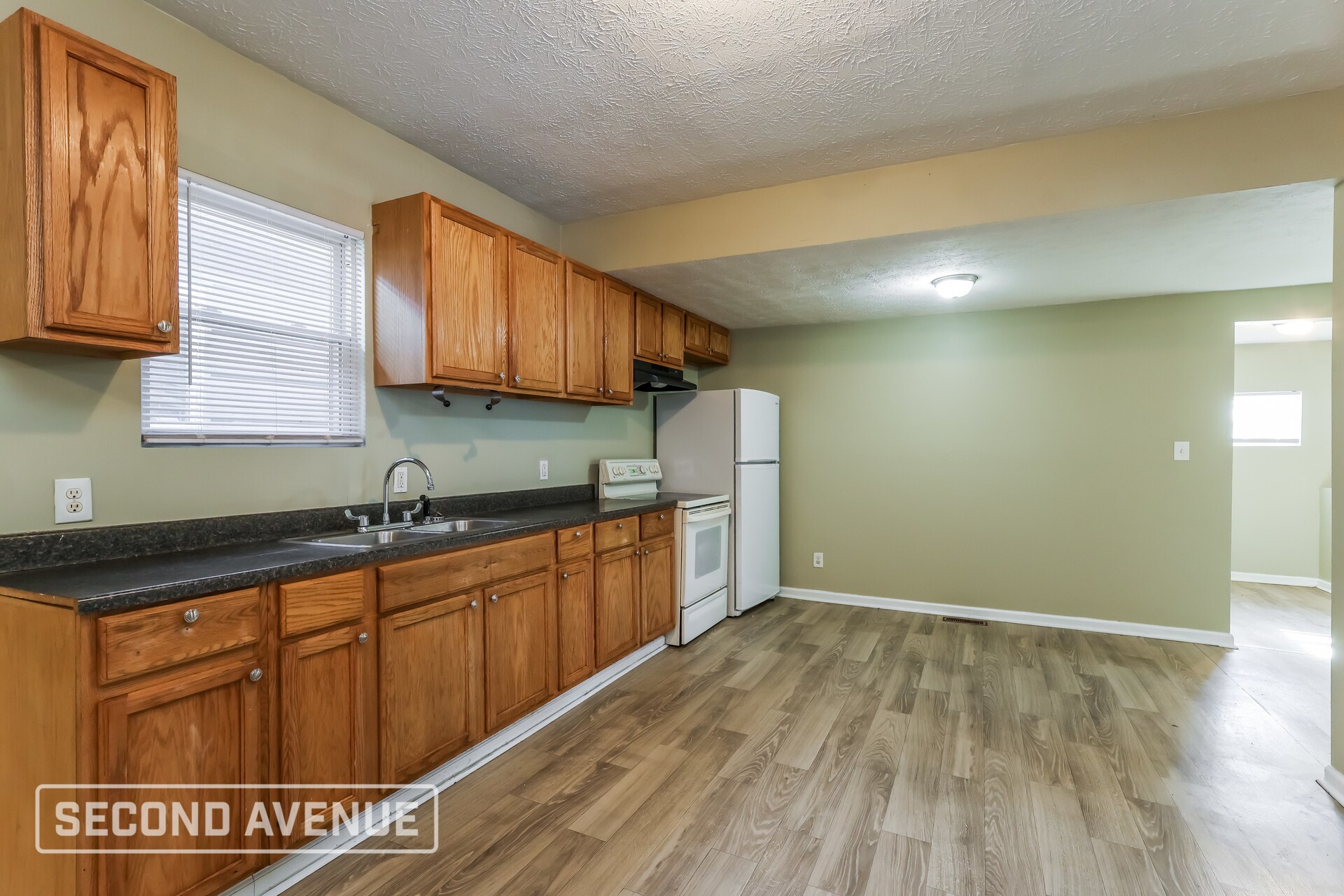 Building Photo - 540 Beecher St