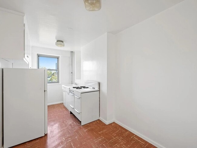 Building Photo - 453 FDR Dr