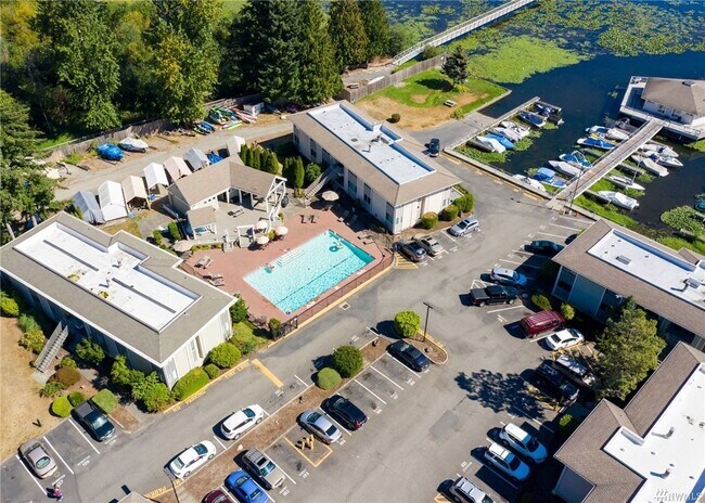 Building Photo - 17106 NE 45th St