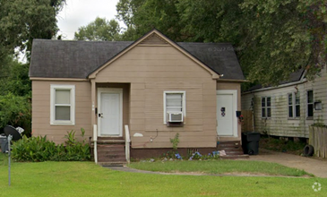 Building Photo - Charming 1-Bedroom Duplex in Historic High...